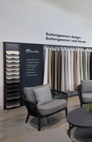 Groot assortiment tuinmeubelen in Exterioo showroom Waarschoot