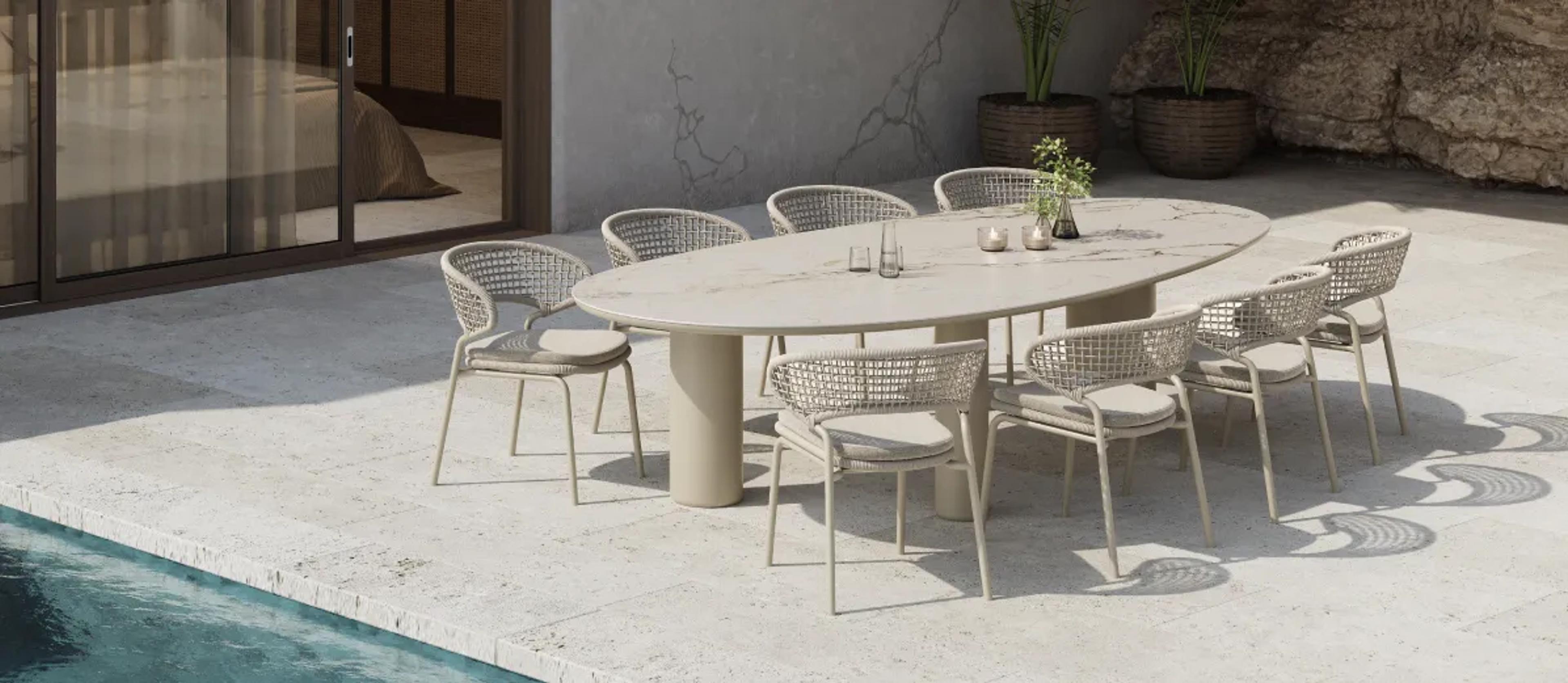 Low dining in luxe en comfort met Exterioo tuinmeubelen