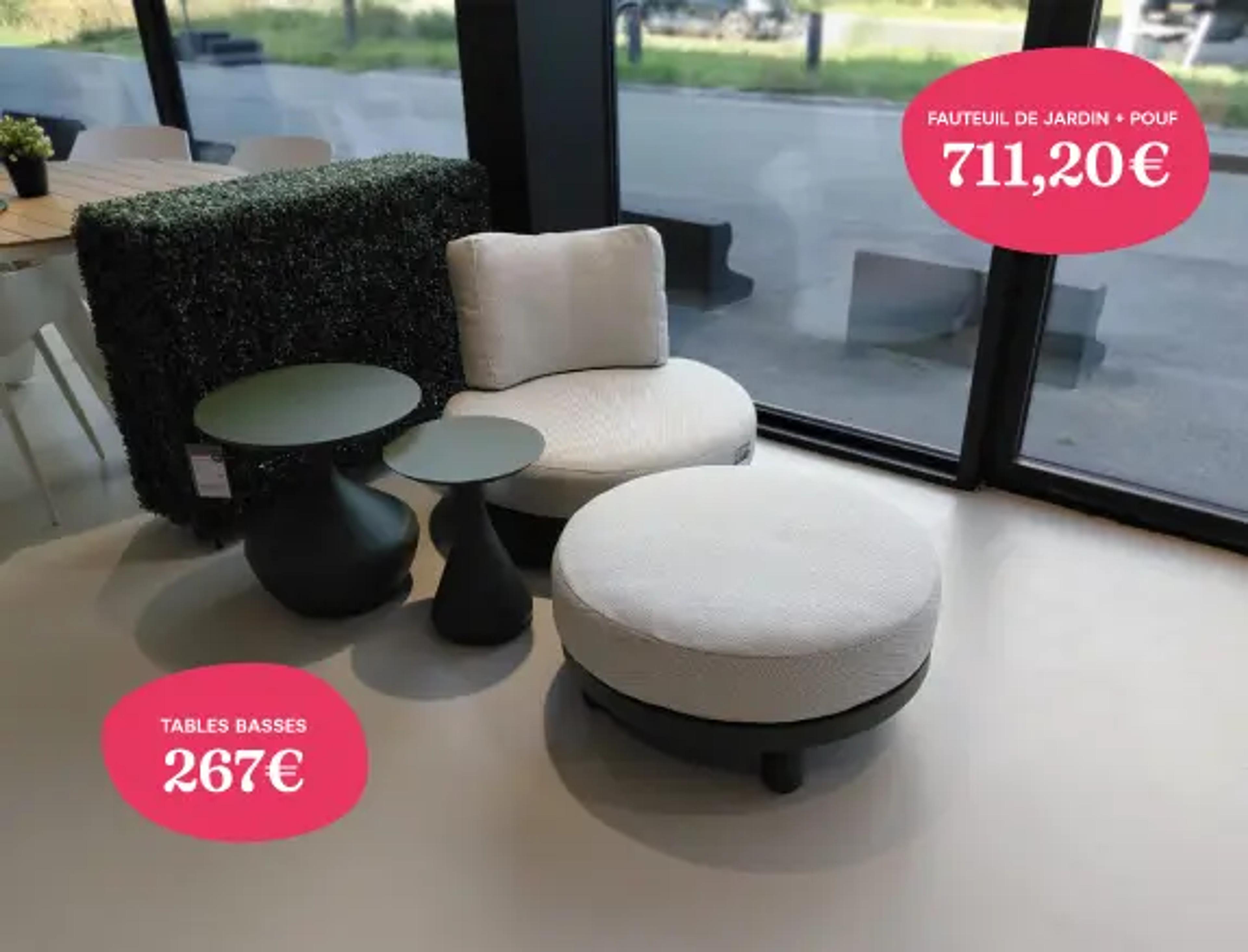 Ensemble lounge Donato et tables d’appoint de Bristol à la carte, avec des meubles de jardin Exterioo, respectivement à 711,20 € et 267 €.