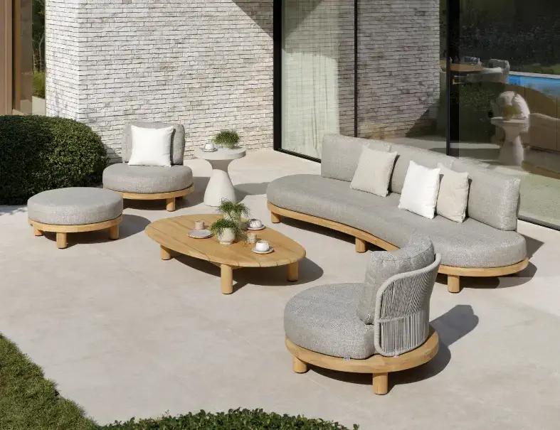 Loungeset uit teak van Bristol à la carte door Exterioo tuinmeubelen