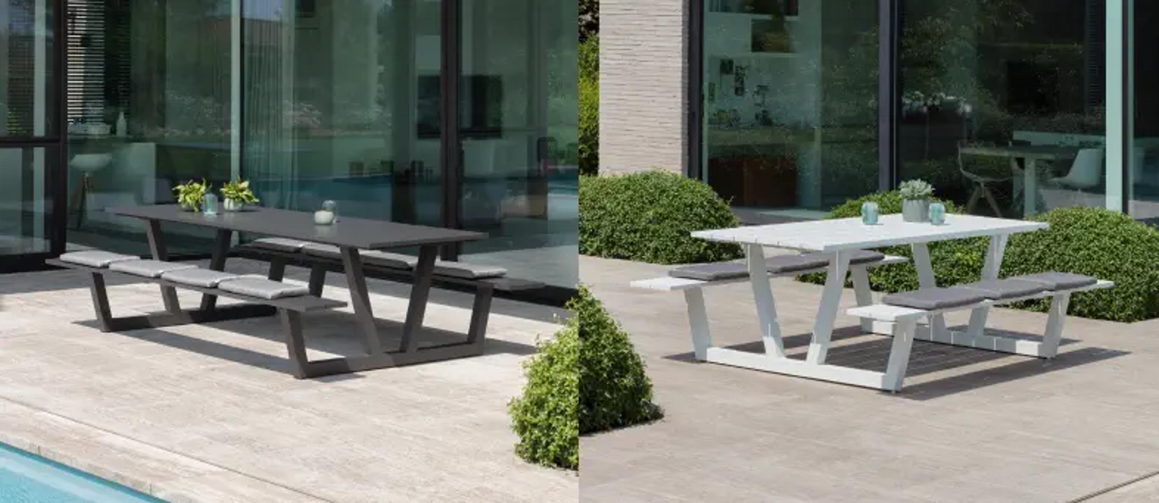 2 foto's van een Zonnig terras met een Felino picknicktafel in zwart en in het wit van Essentials by Bristol door Exterioo tuinmeubelen