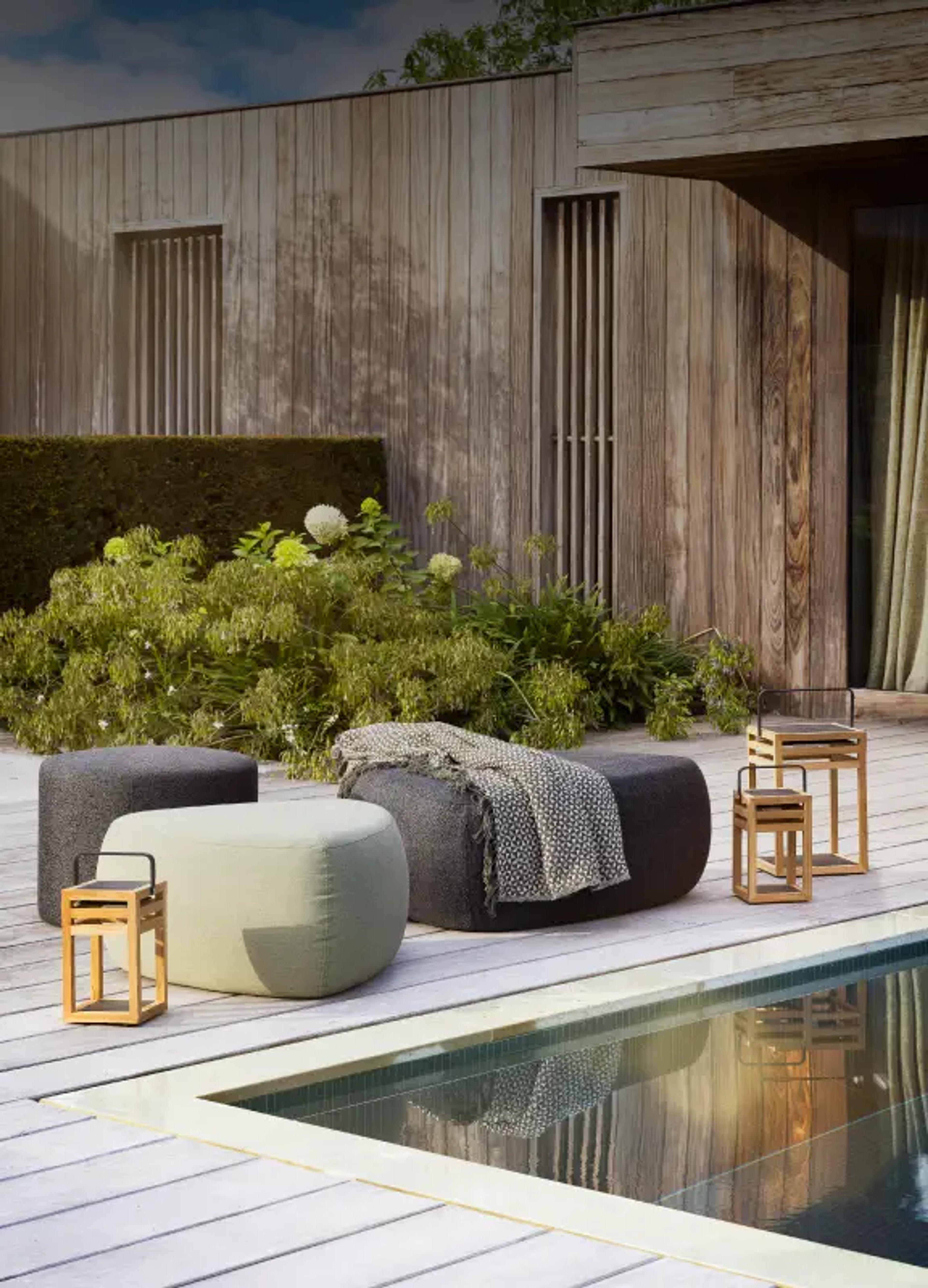 Image d’ambiance de la collection ‘Éclairage et Poufs’