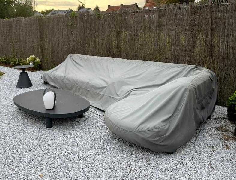 Loungeset met beschermhoes van Bristol à la carte door Exterioo tuinmeubelen
