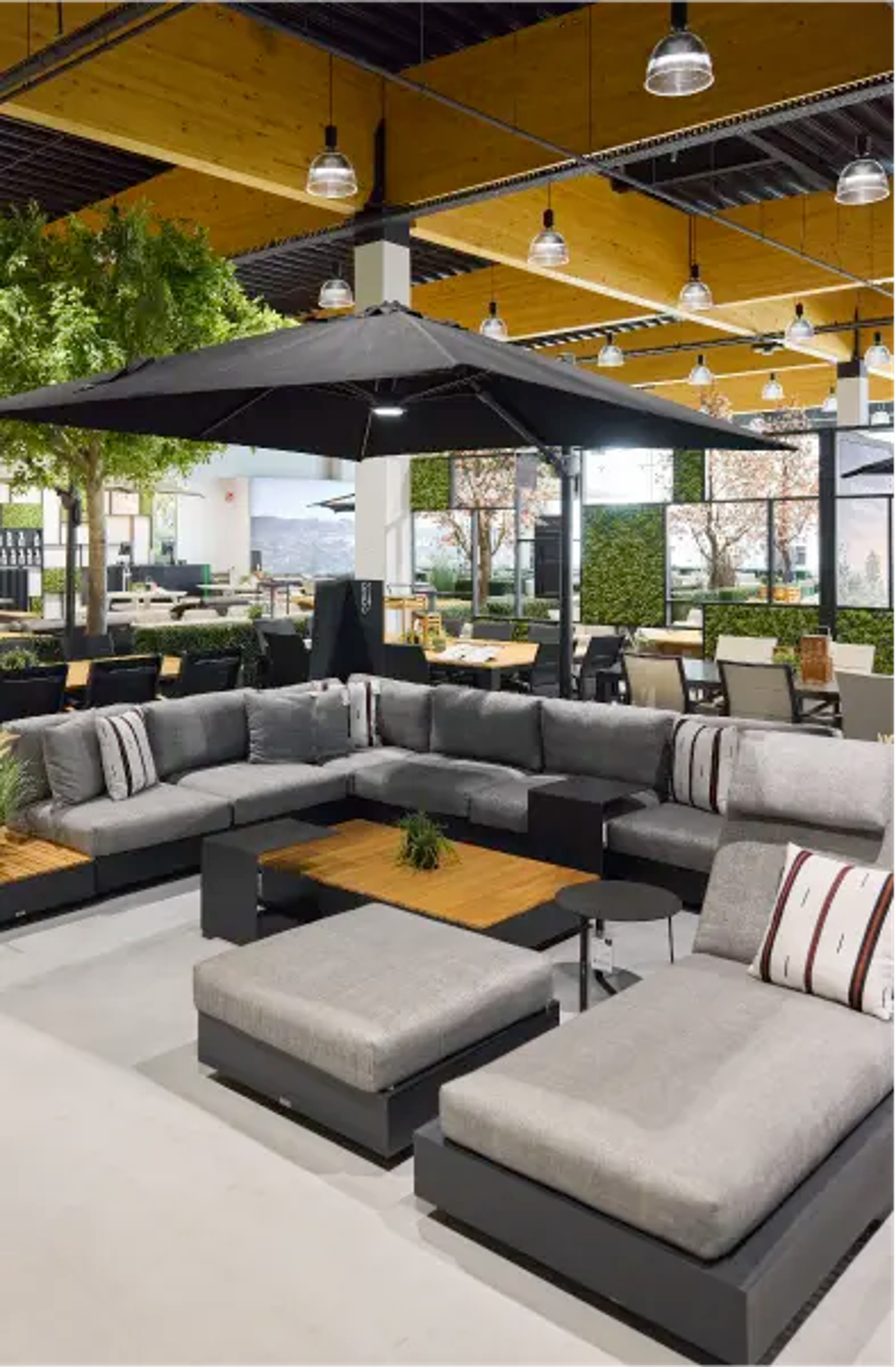  Large assortiment du showroom Exterioo Schoten