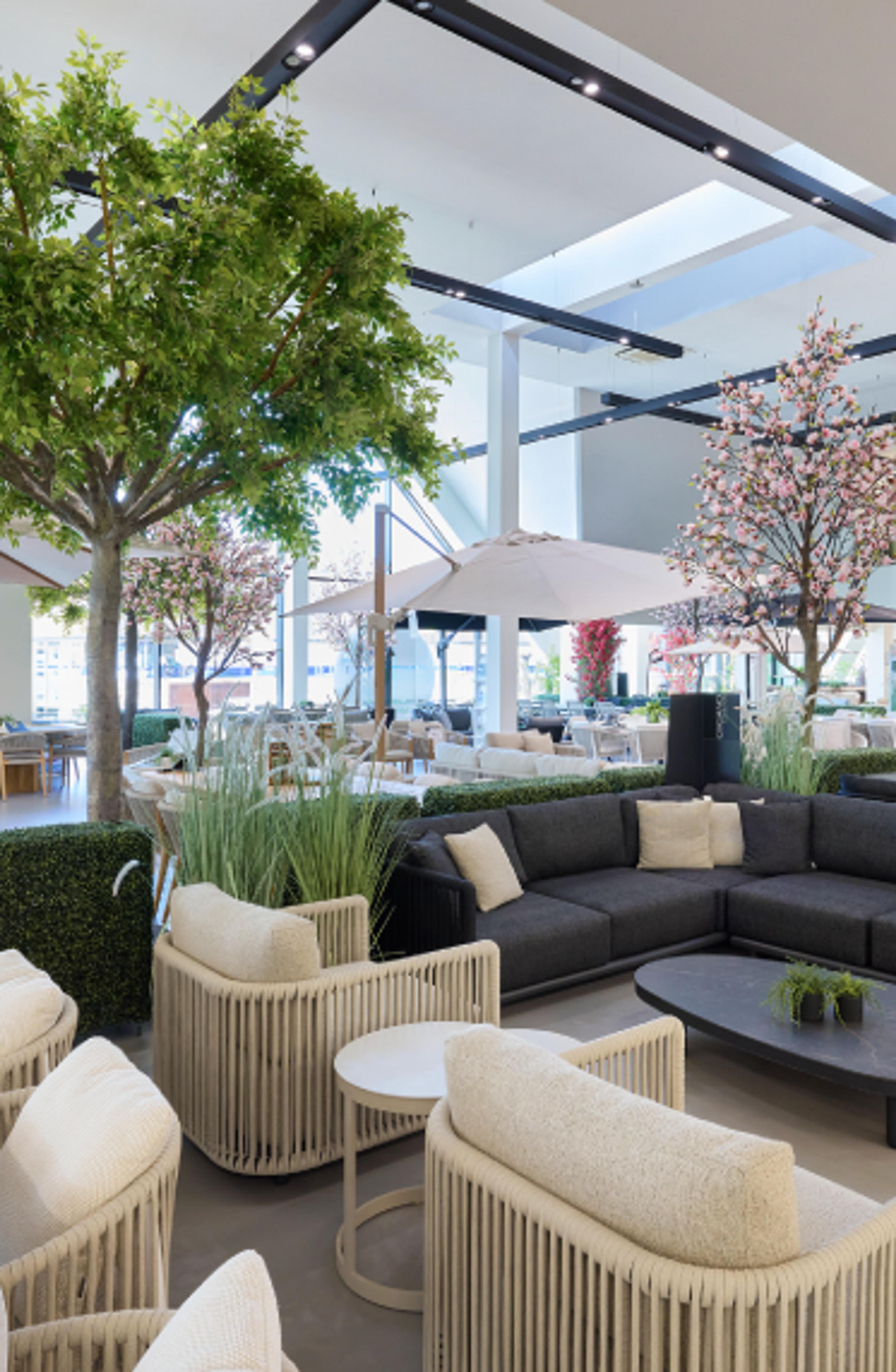 Interieur van showroom Exterioo Knokke