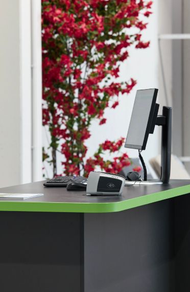 Groot assortiment tuinmeubelen in Exterioo showroom Waarschoot