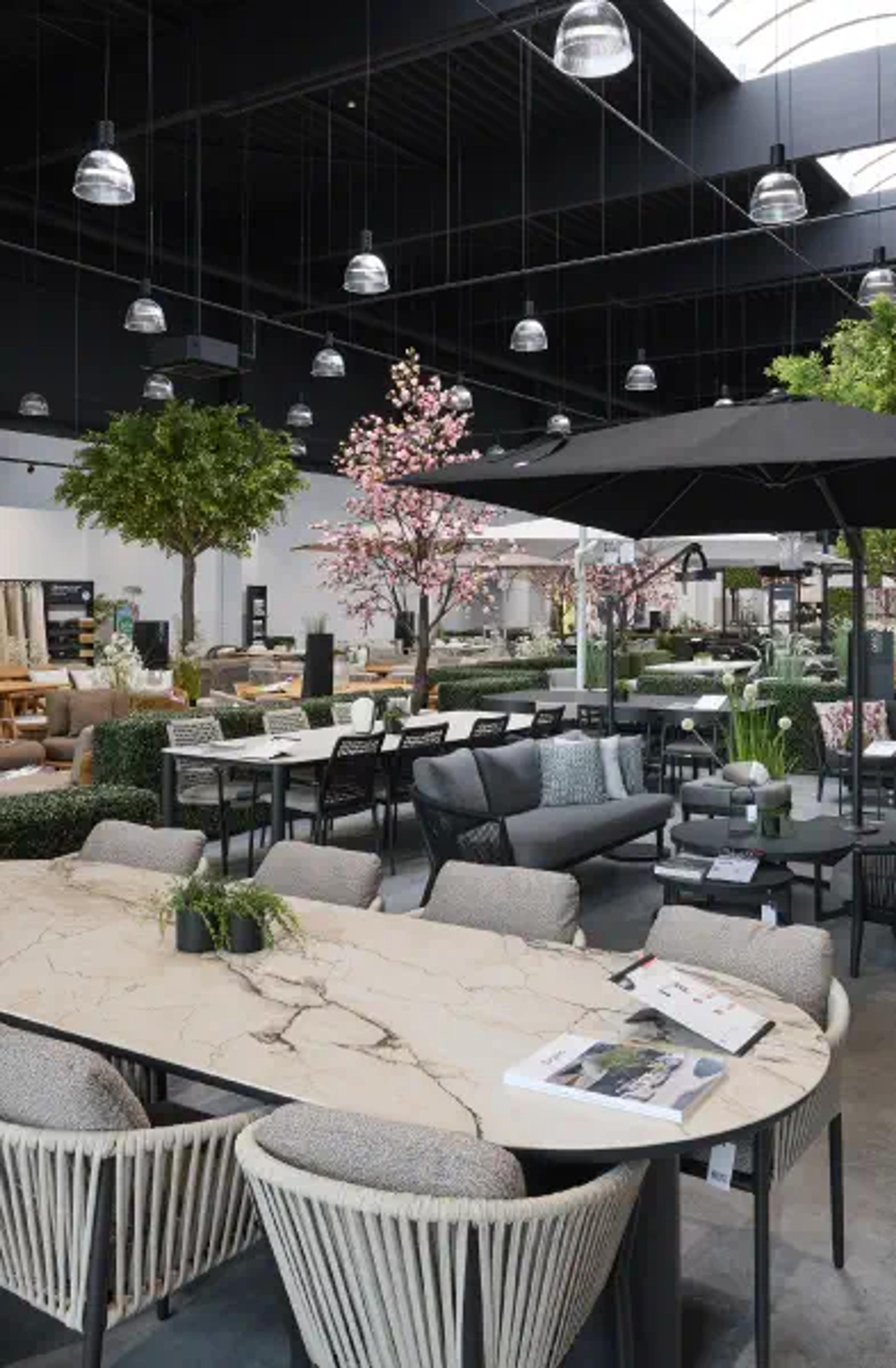 Uitgebreid assortiment van showroom Exterioo Asse